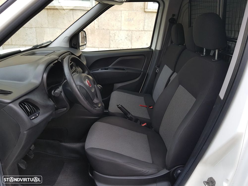 Fiat Doblo 3 Lugares - 29