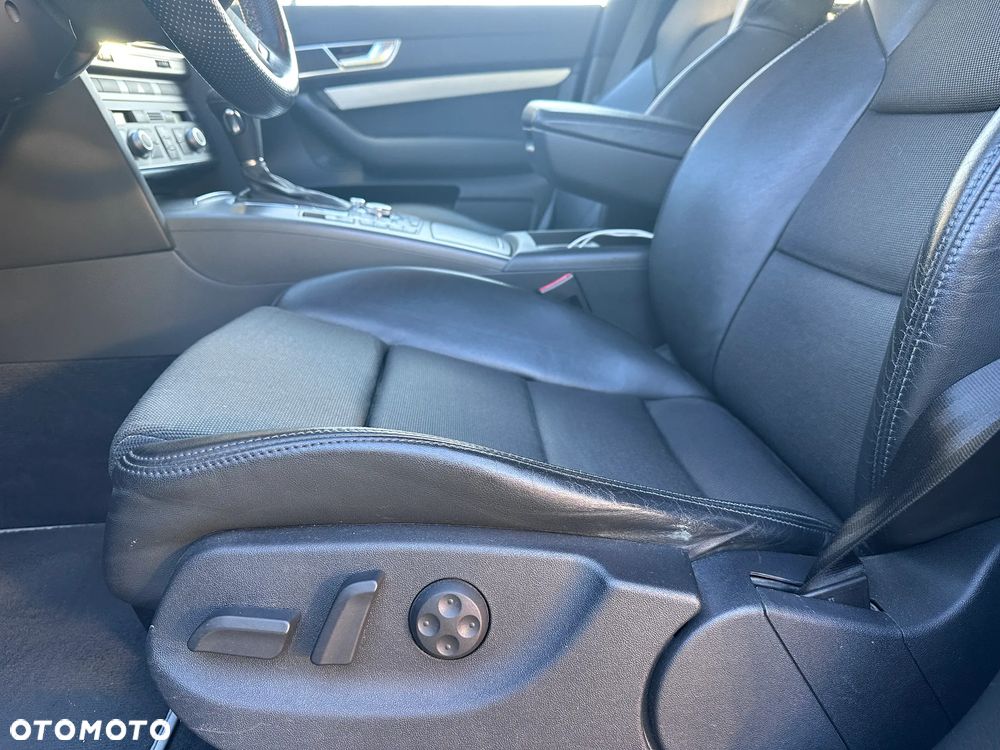 Audi A6 Avant 4.2 quattro tiptronic - 33