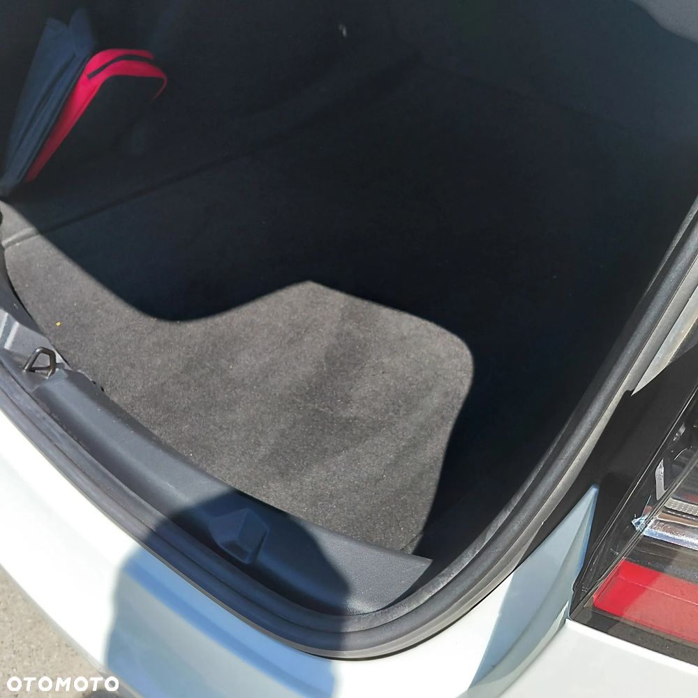 Tesla Model 3 RWD - 39