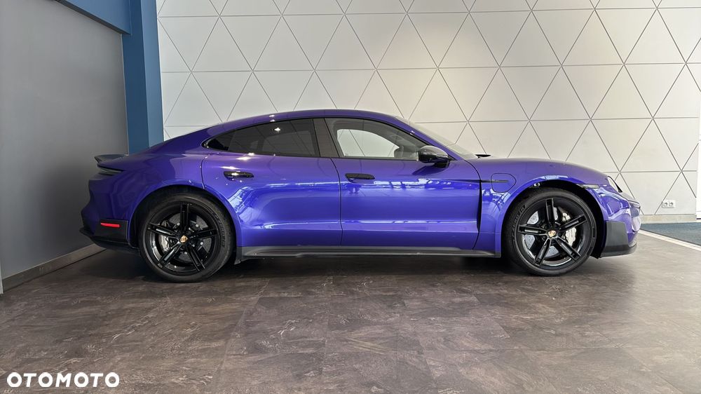 Porsche Taycan 105kWh Turbo S - 7