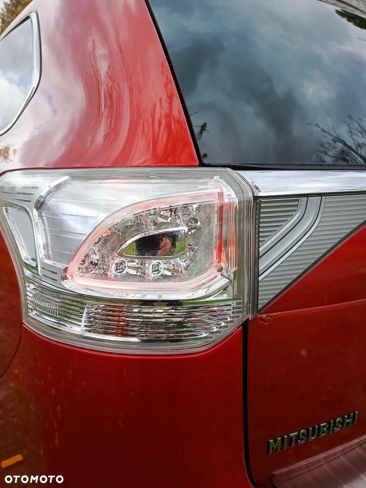 Mitsubishi Outlander 2.2 DID Intense + 4WD - 35