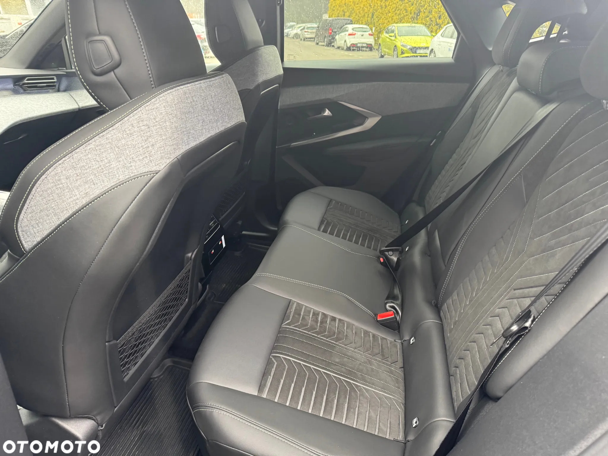 Peugeot 3008 1.2 PureTech mHEV GT S&S e-DCS6 - 8