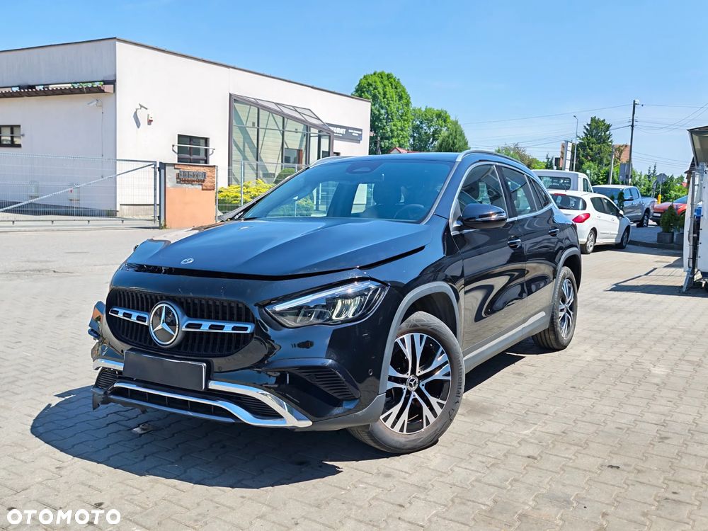 Mercedes-Benz GLA 250 e 8G-DCT Edition Plug-in-Hybrid - 1