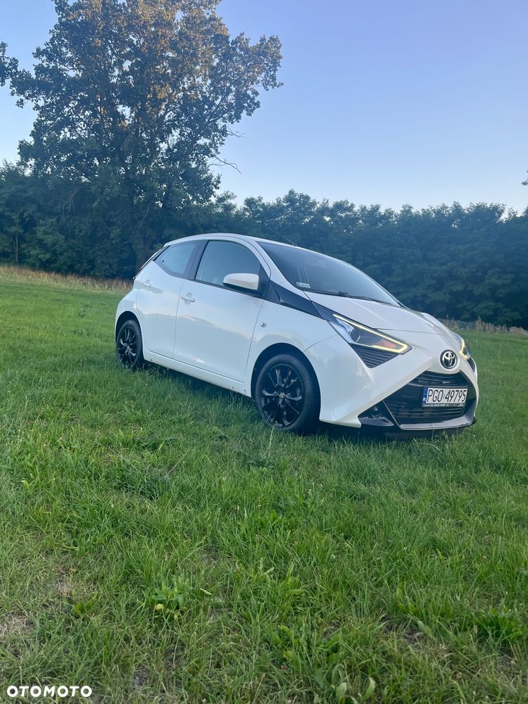 Toyota Aygo 1.0 VVT-i Color Edition - 1