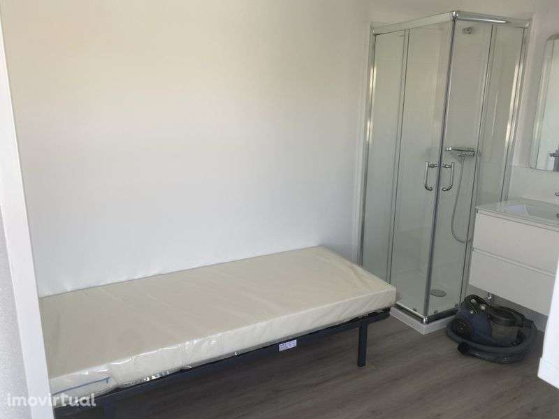 Estudio com casa banho - Grande imagem: 2/4