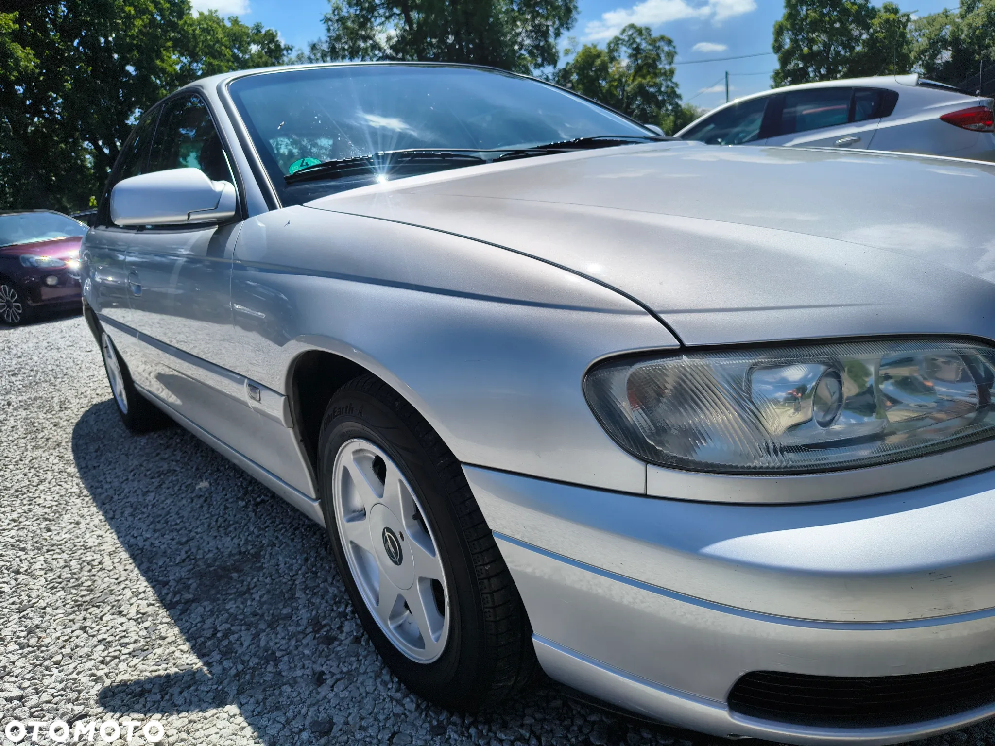 Opel Omega 2.2 Elegance - 12