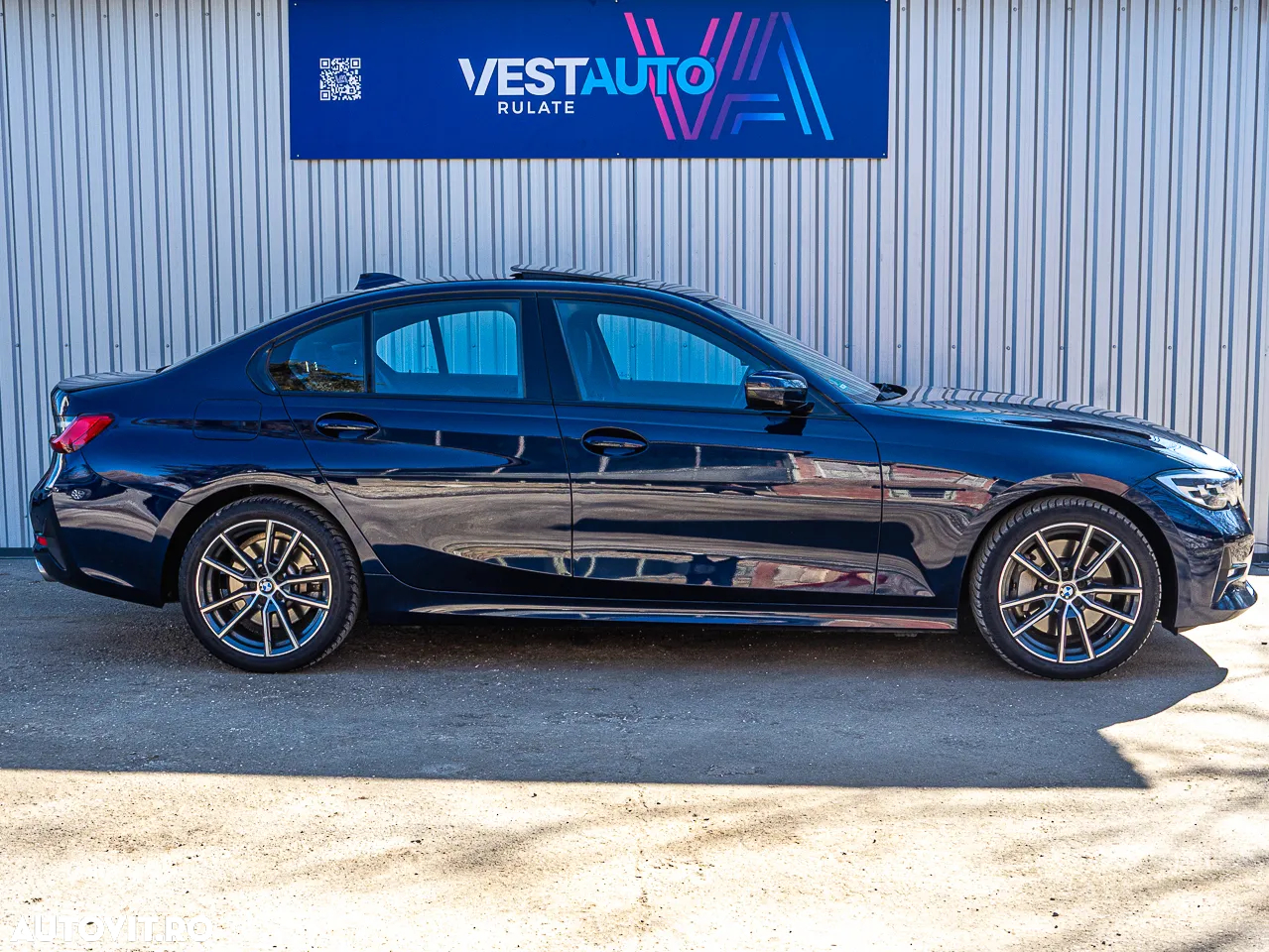 BMW Seria 3 330i AT - 30