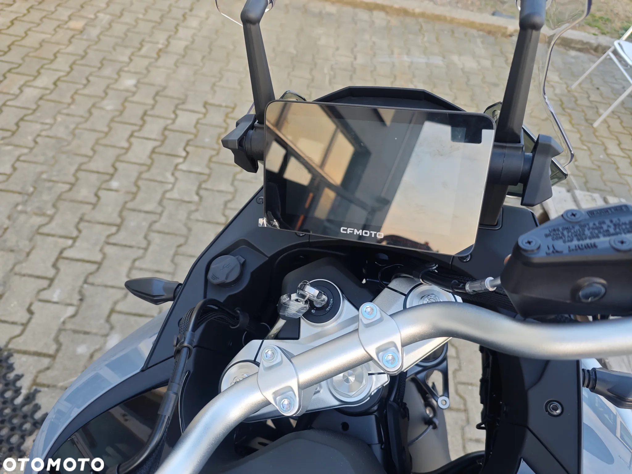 CFMoto MT - 12