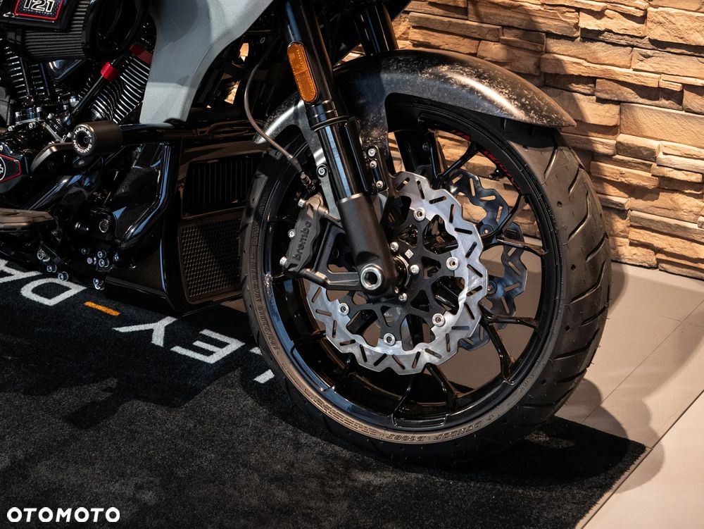 Harley-Davidson Touring Road Glide - 28