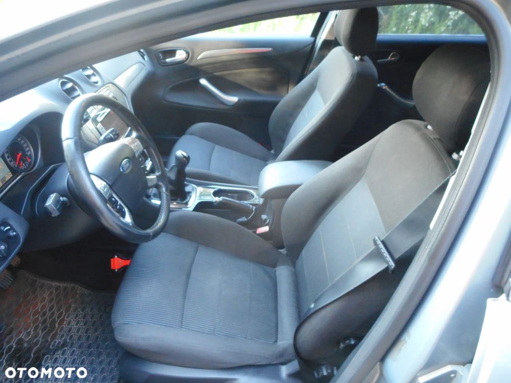 Ford Mondeo 2.0 Viva Titanium - 14