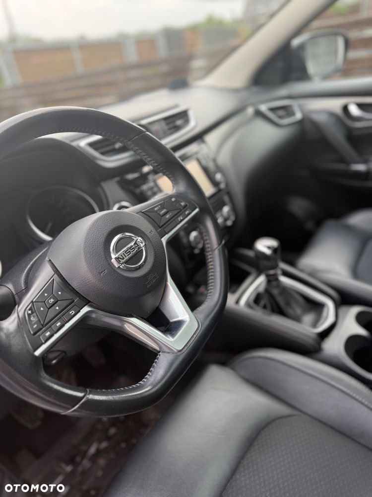 Nissan Qashqai 1.6 DCi 4x4 Tekna+ - 4