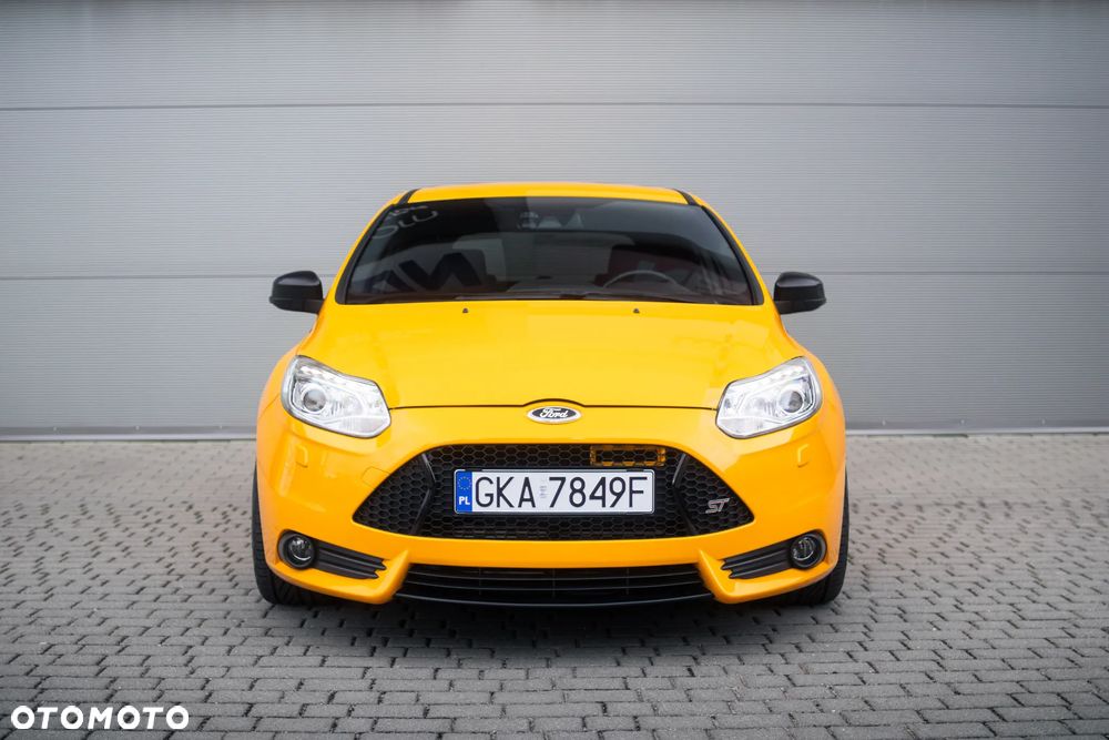 Ford Focus 2.0 EcoBoost ST mit Leder-Exclusiv-Paket - 2