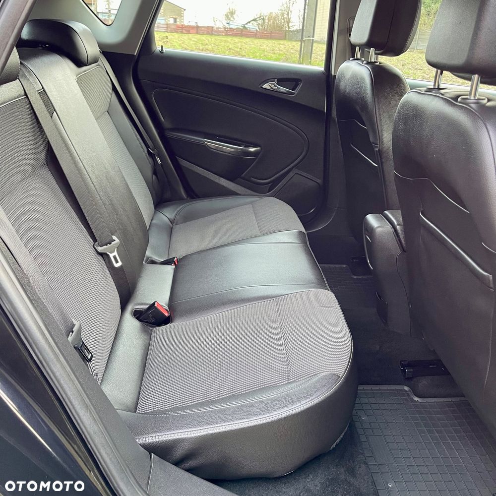 Opel Astra 1.4 Turbo Exklusiv - 24