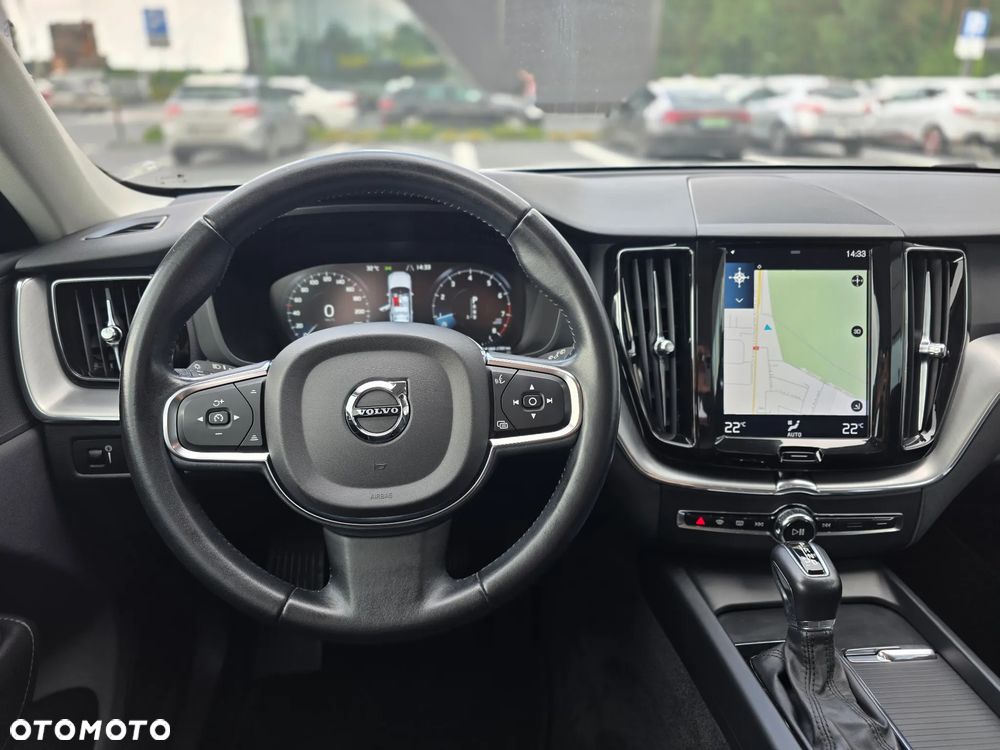 Volvo XC 60 T4 Momentum Pro - 25