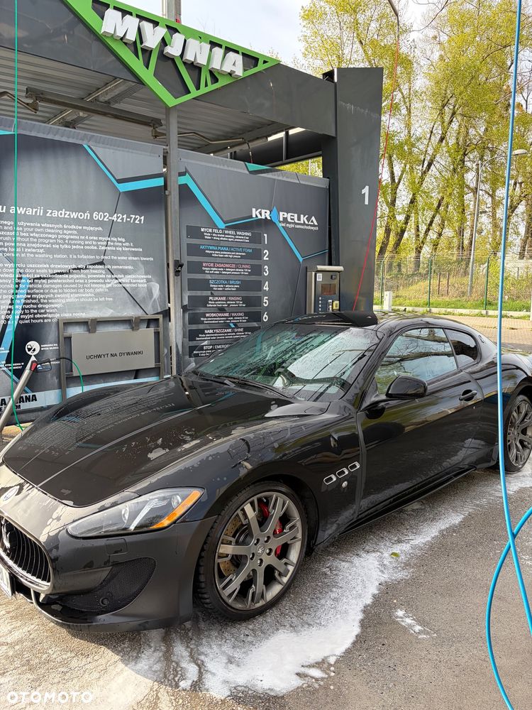 Maserati GranTurismo S Automatik - 12