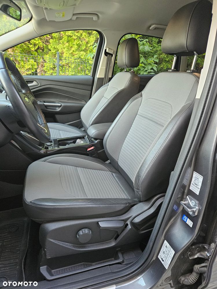Ford Kuga 1.5 EcoBoost 2x4 Titanium - 12