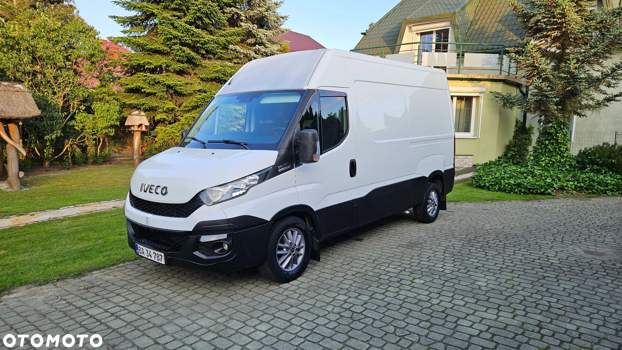 Iveco Daily 35S17 3,0D HI-MATIC - 1