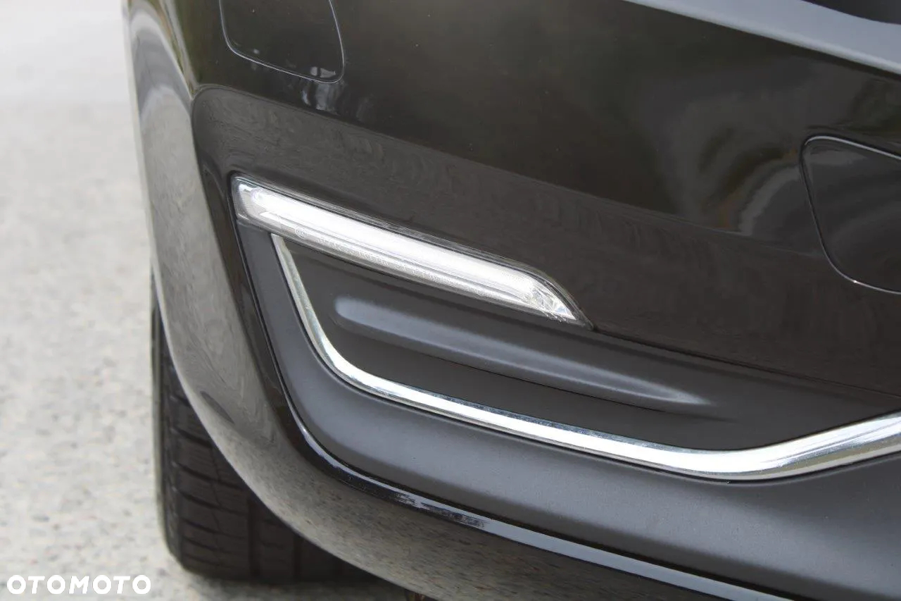 Volvo V60 D4 Summum - 28