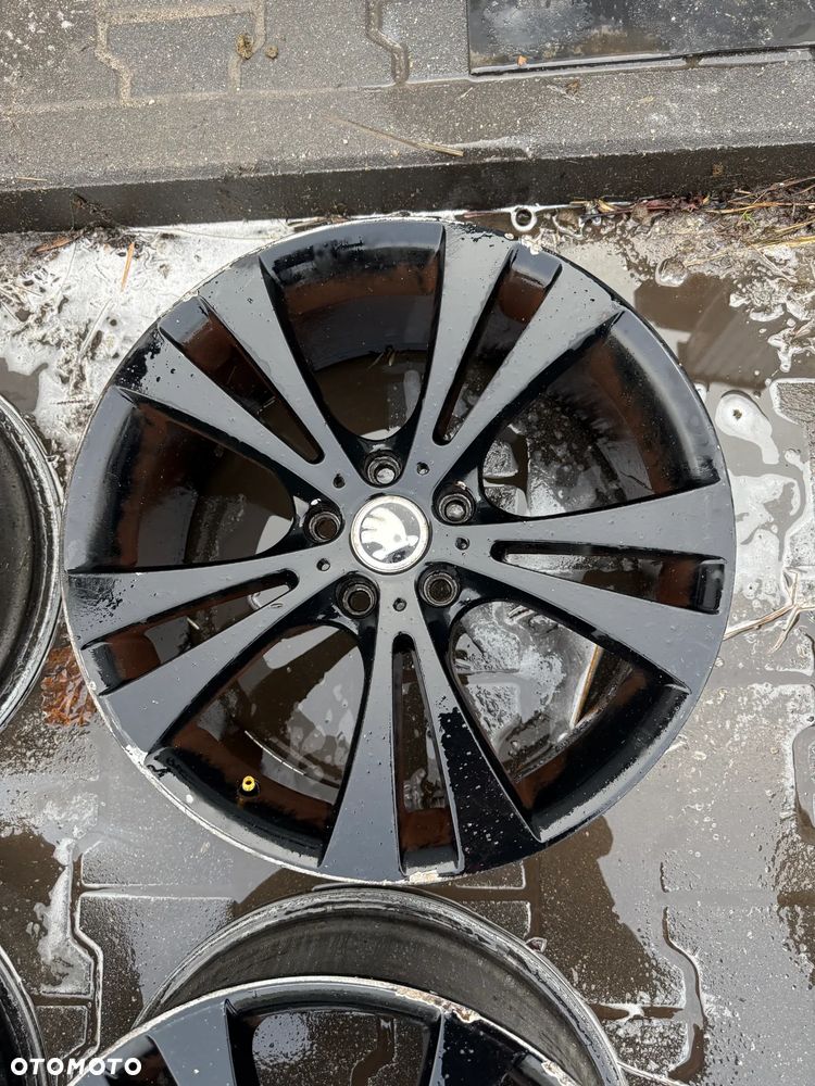SKODA SUPERB FELGI ALUMINIOWE 18'' 5x112 7,5J - 4