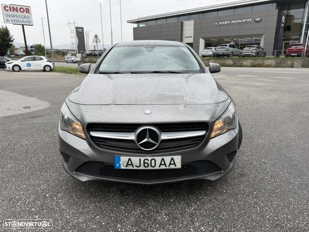 Mercedes-Benz CLA 200 d Shooting Brake AMG Line - 3