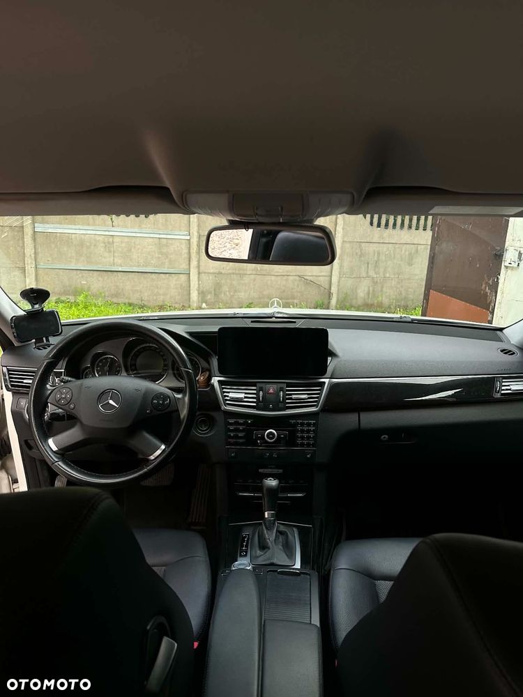 Mercedes-Benz Klasa E 200 CGI BlueEFFICIENCY 7G-TRONIC Avantgarde - 7