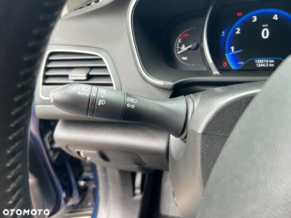 Renault Megane ENERGY TCe 100 LIMITED - 24