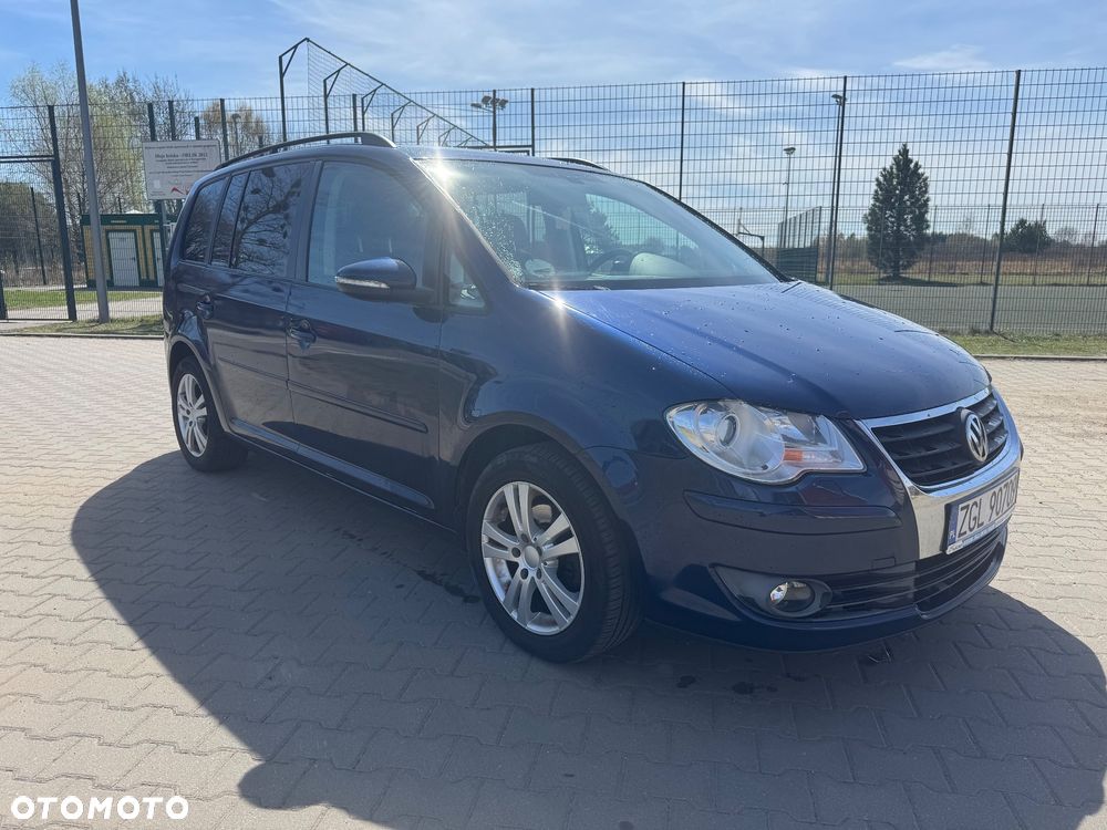 Volkswagen Touran 2.0 TDI DPF Highline DSG - 2