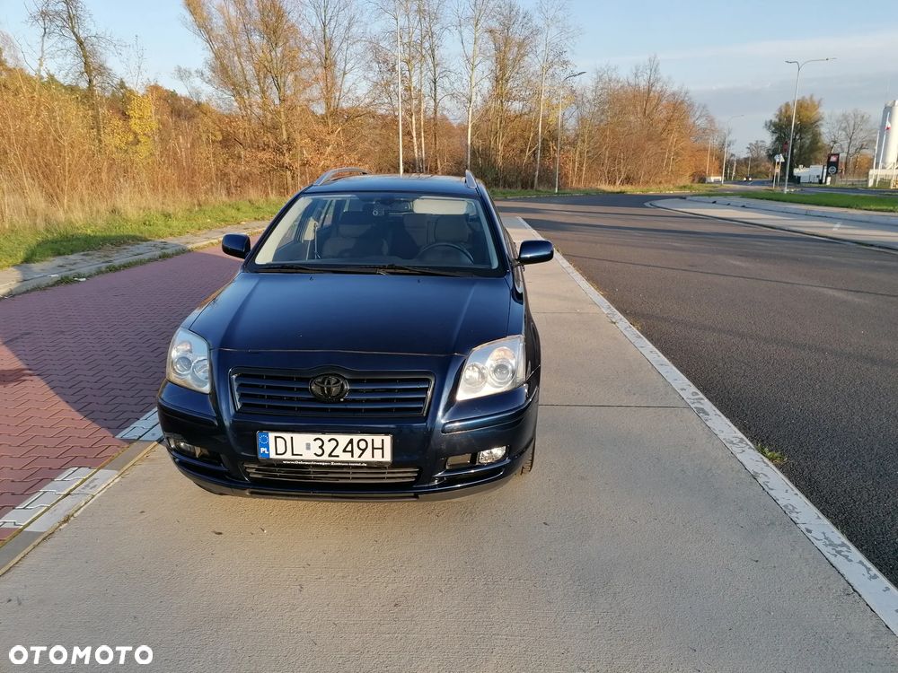 Toyota Avensis 1.8 VVT-i Combi - 2