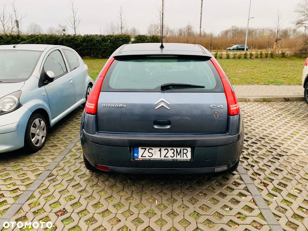 Citroën C4 1.6 16V Confort - 9