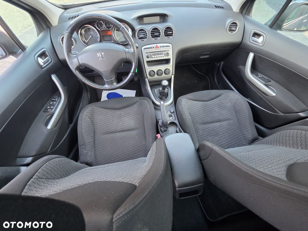 Peugeot 308 - 8