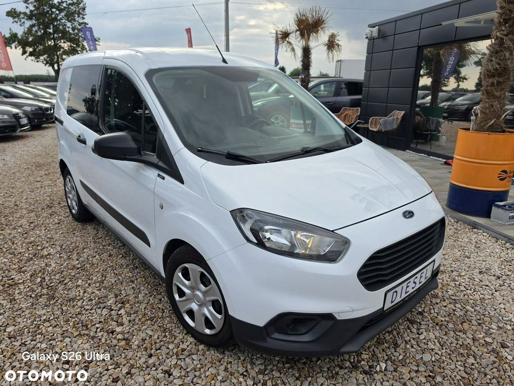 Ford Transit Courier - 16