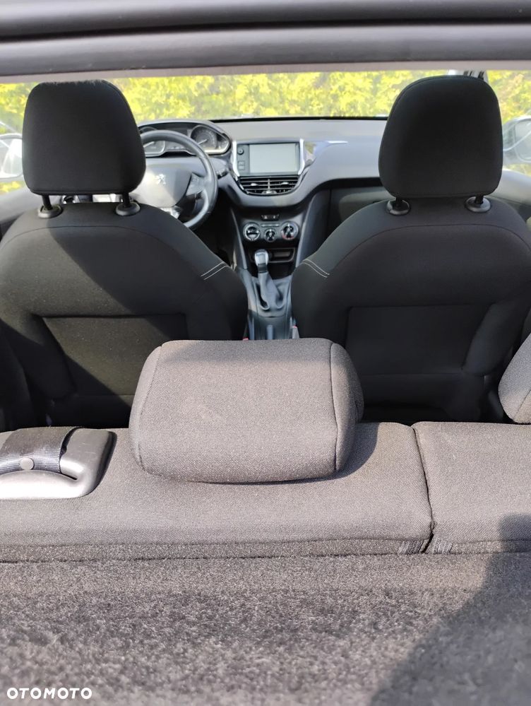 Peugeot 208 1.2 VTi Style - 14