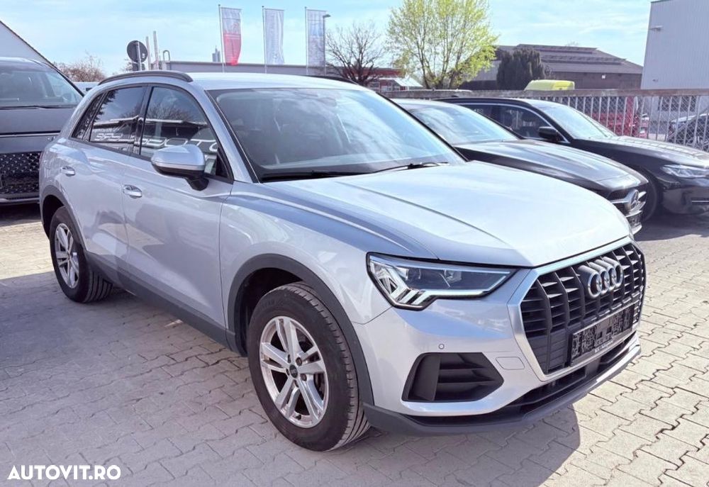Audi Q3 45 TFSIe ack S tronic S line - 2