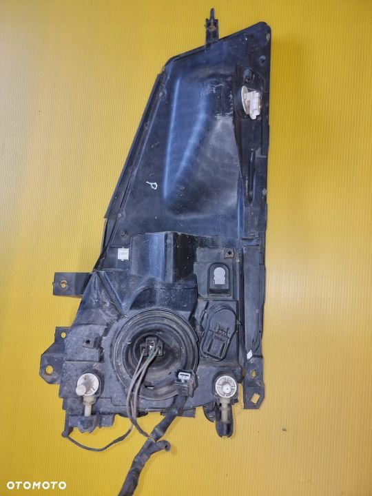 Lampa przednia lewa Maxity Cabstar 07-22r - 2