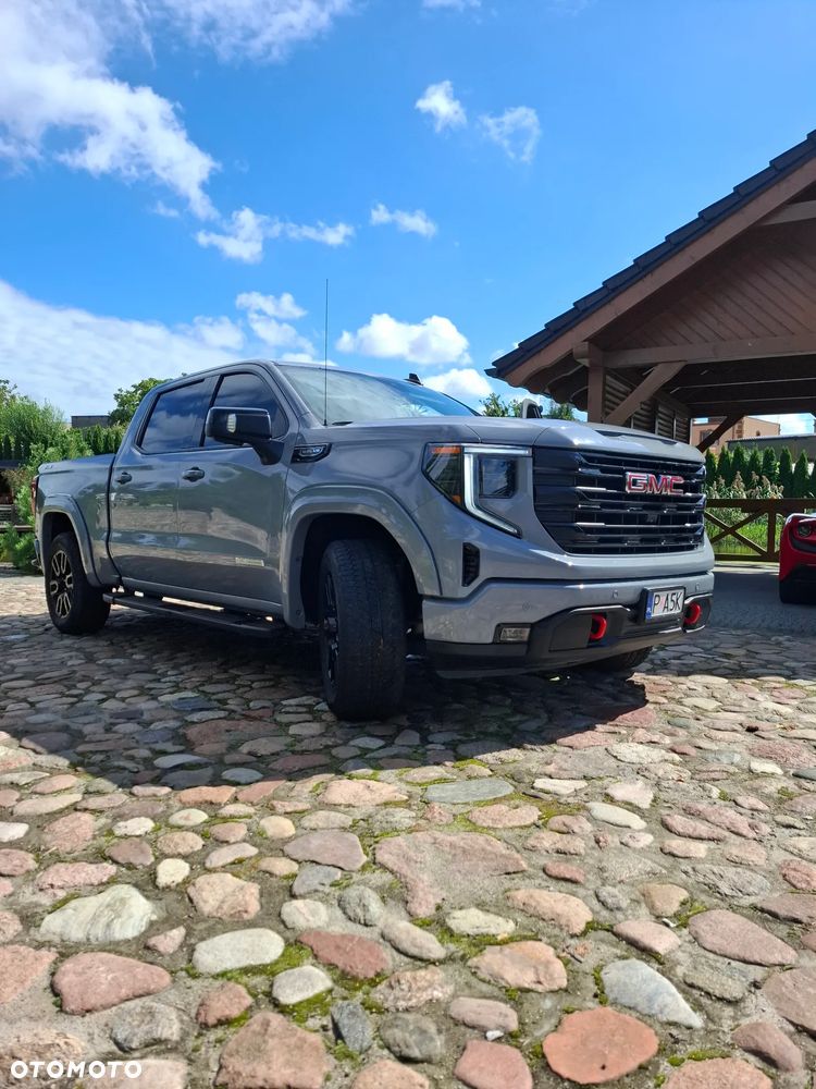 GMC Sierra - 1
