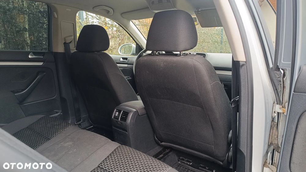 Volkswagen Golf VI 1.6 TDI Trendline - 23