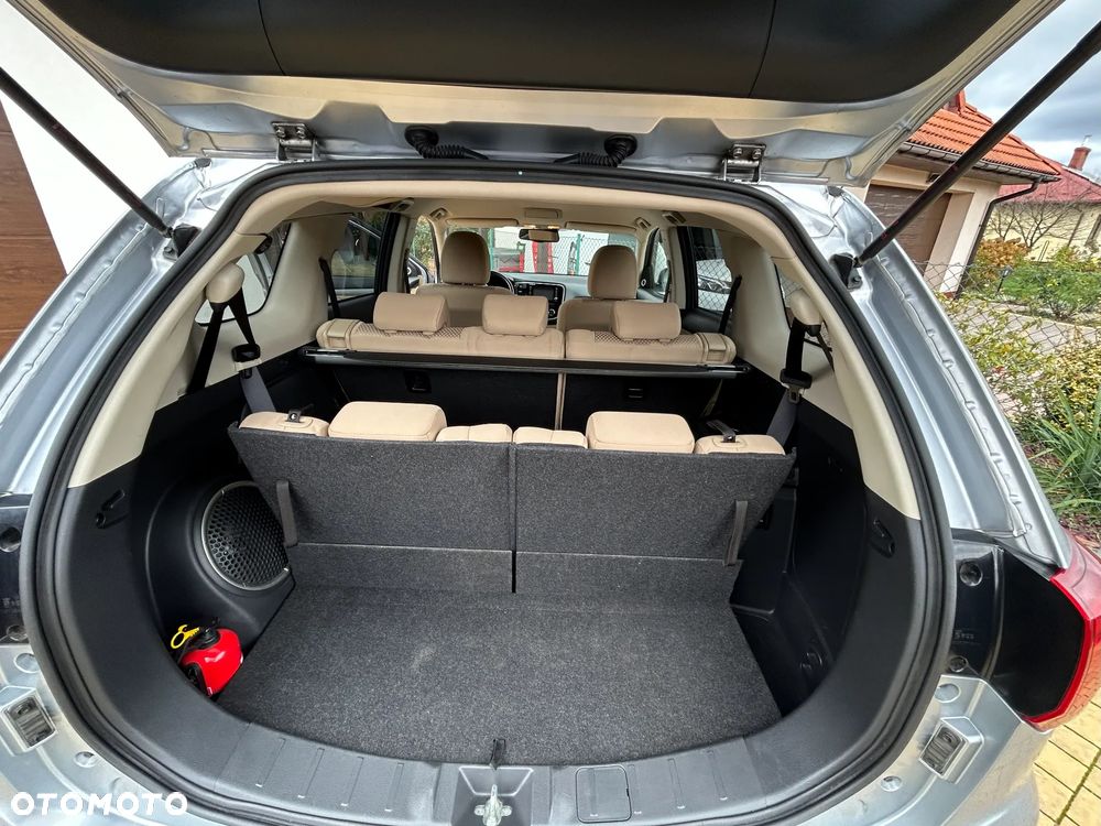 Mitsubishi Outlander 2.0 Intense + 4WD CVT - 19