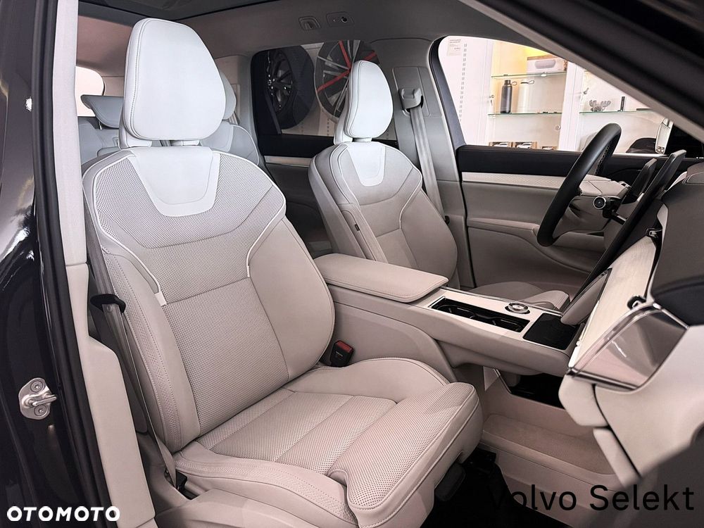 Volvo EX90 - 11