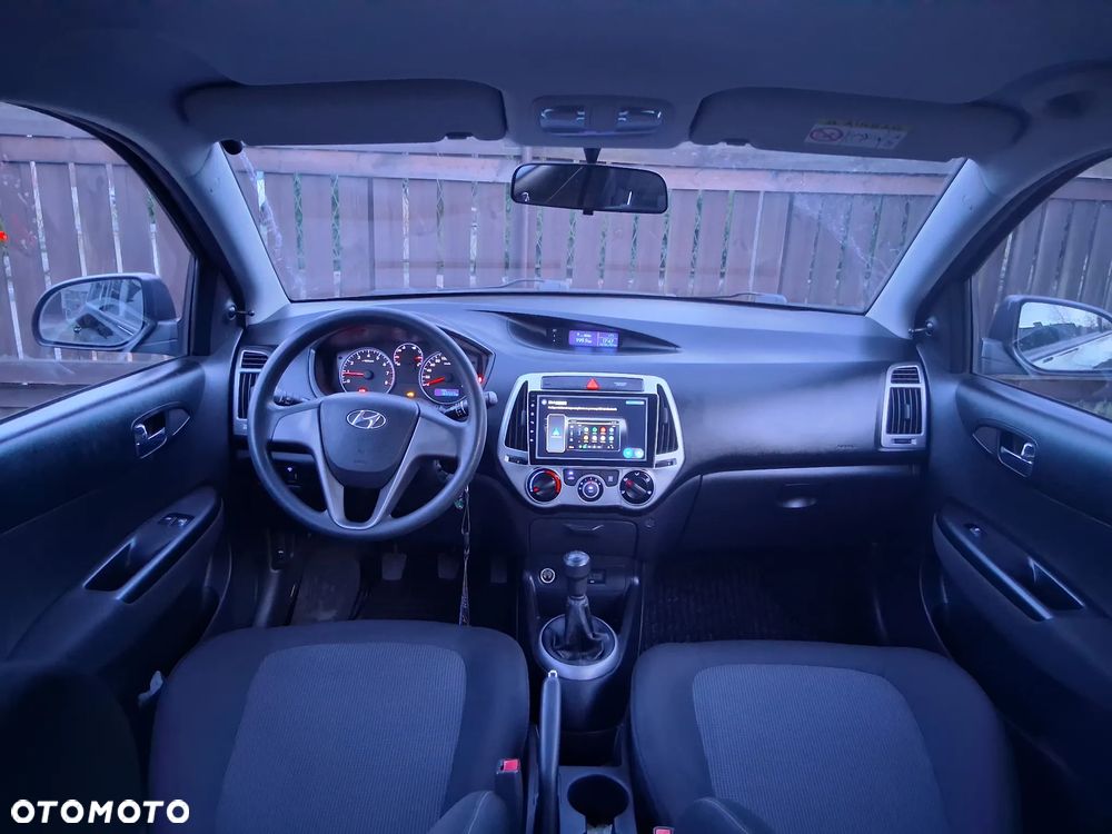 Hyundai i20 - 20