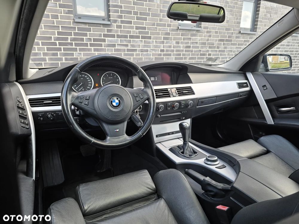 BMW Seria 5 525i - 31