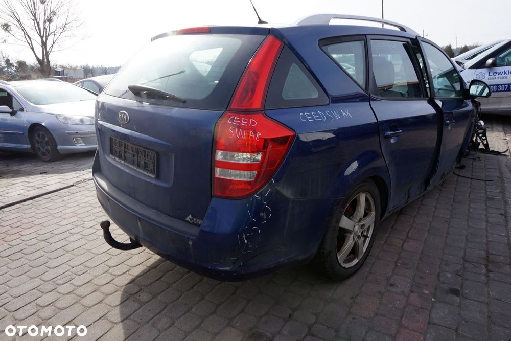 KIA CEED I KOMBI 2008 A8 1.6 CRDI D4FB 90KM S717 GRANATOWY na części - 5