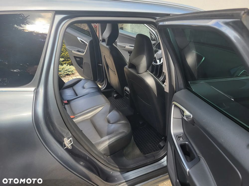 Volvo XC 60 D4 AWD Geartronic Summum - 11
