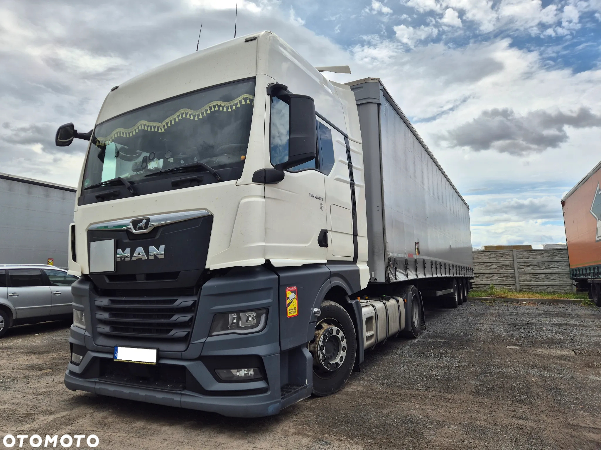MAN TGX 18.470 LOWDECK PO KONTRAKCIE DUZA KABINA RETARDER ASYSTENT MARTWEGO POLA SALON PL AUTOMAT ZBIORNIKI 1090 LITRÓW RADAR - 25
