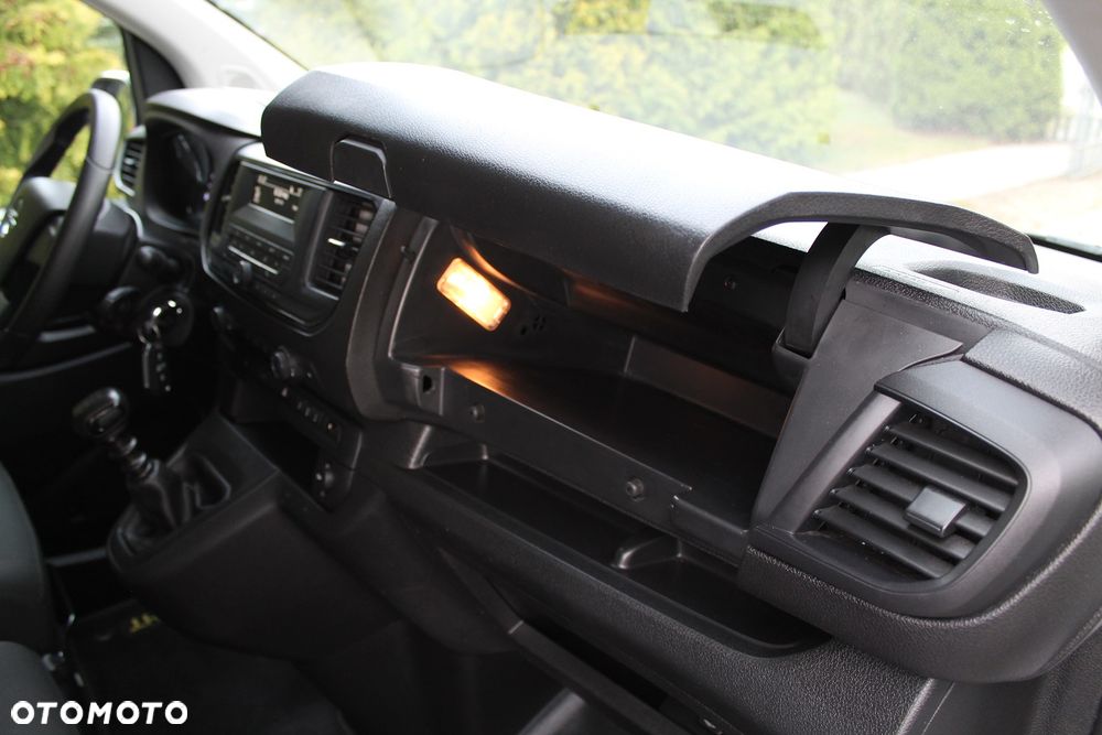 Opel Vivaro - 31