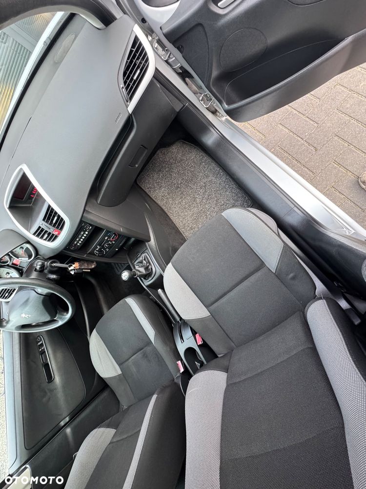 Peugeot 207 95 VTi Urban Style - 17