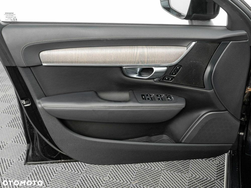 Volvo V90 Cross Country - 13