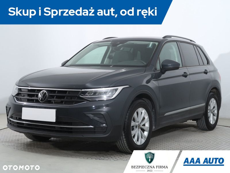 Volkswagen Tiguan - 2