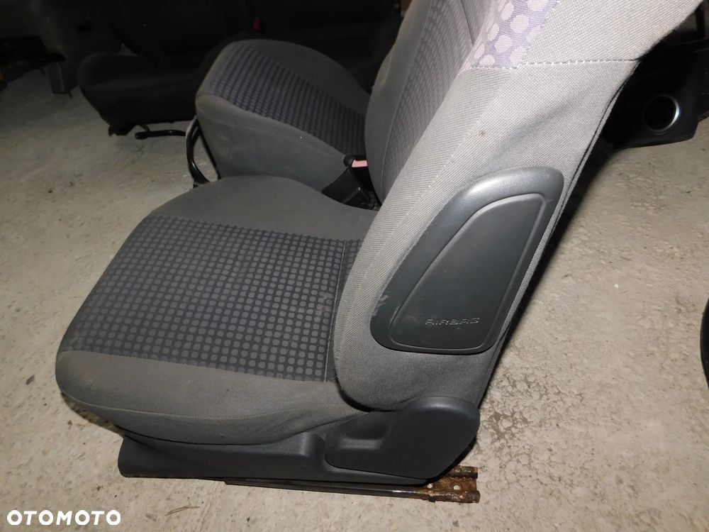 fotele komplet  OPEL CORSA C 3D COMBO EUROPA - 8