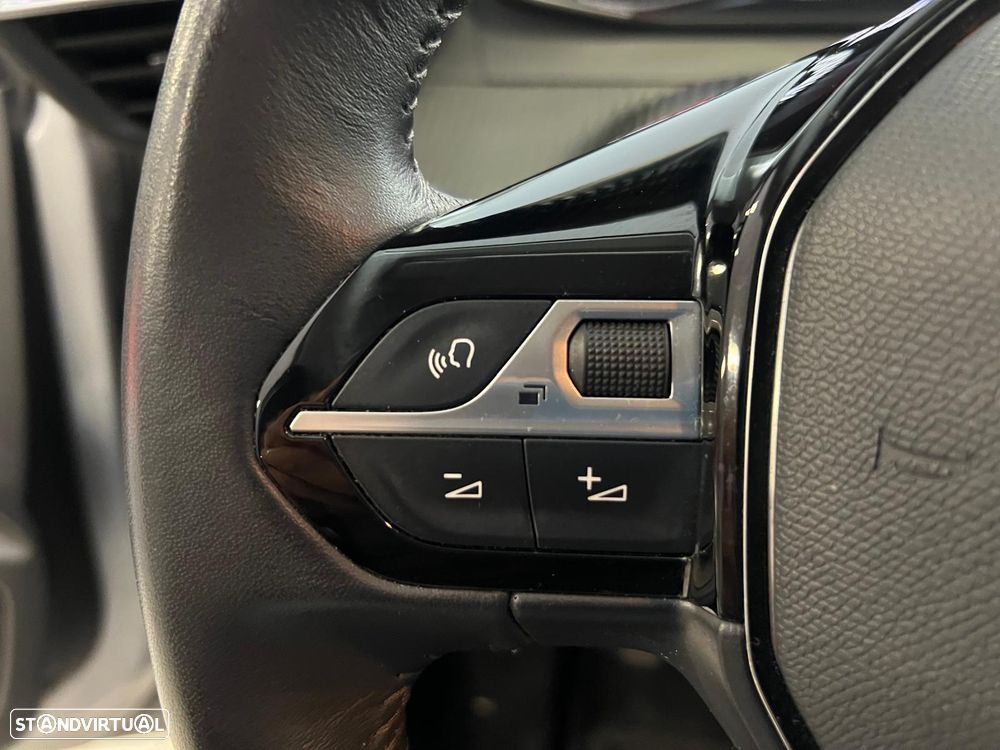 Peugeot 208 1.2 PureTech Active Pack - 25