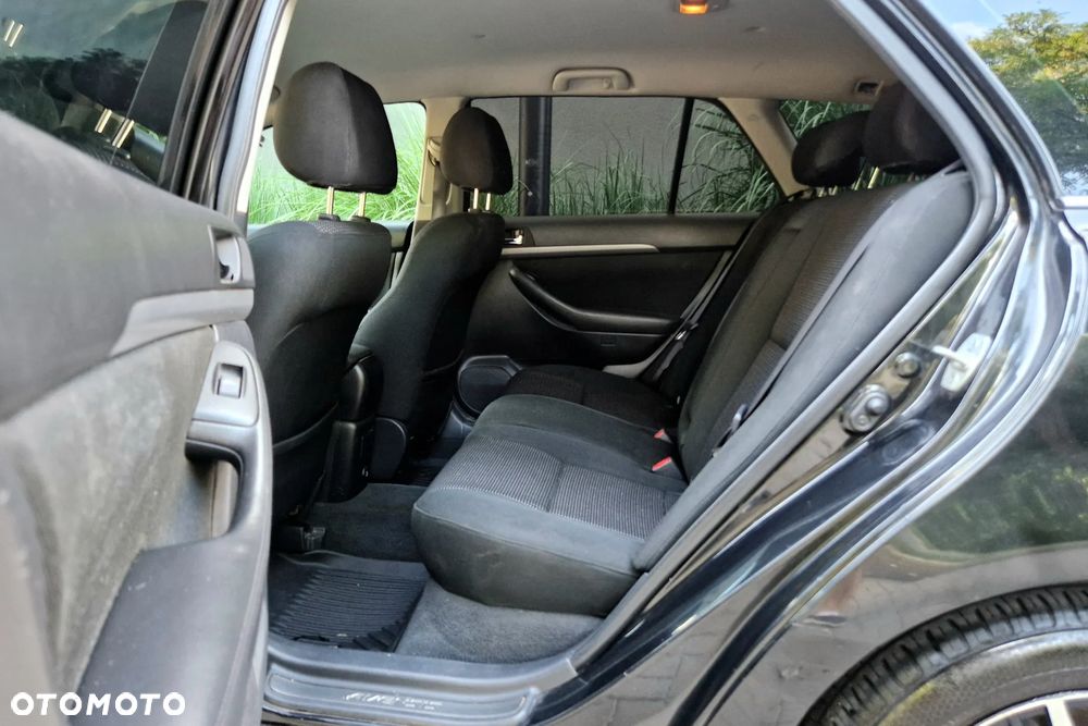Toyota Avensis 1.8 VVT-i - 13